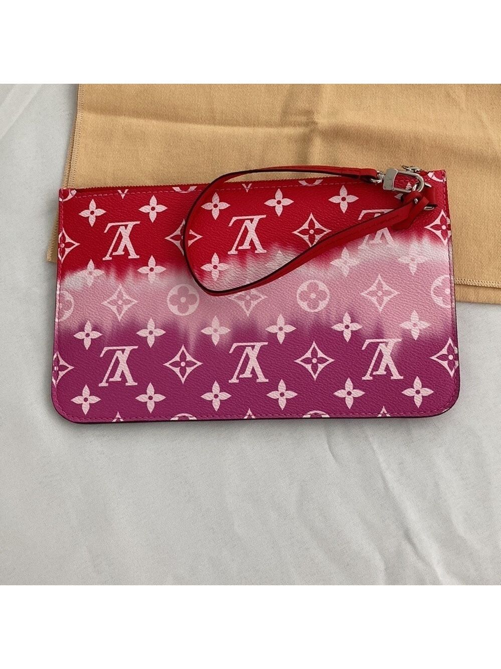 Nwot Louis Vuitton Escale Neverfull MM Pochette - Picture 2 of 10